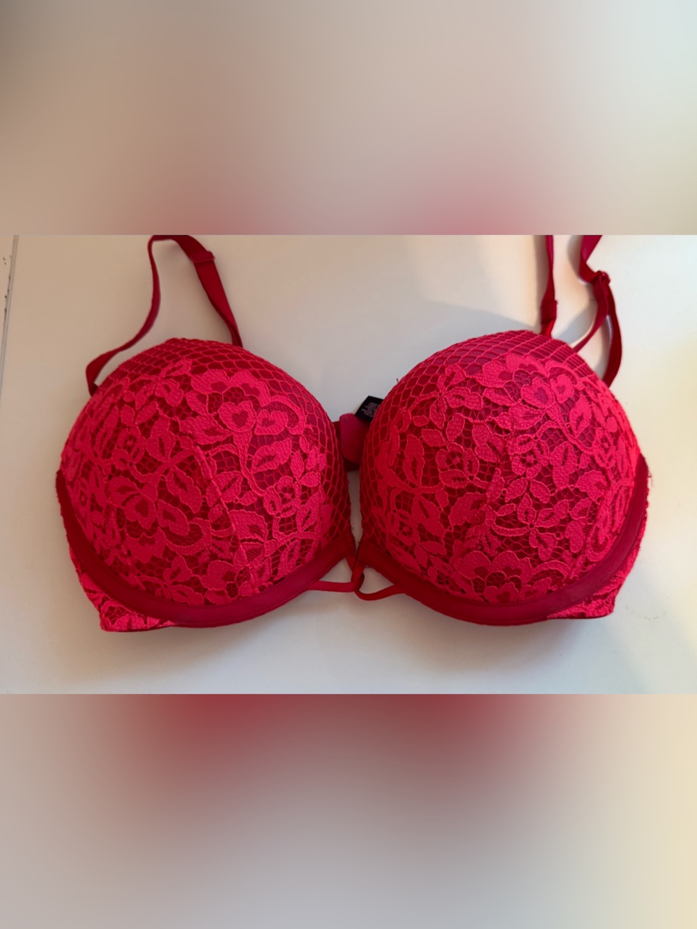 Victoria’s Secret Bombshell Plunge Push-Up Bra 32C Red Lace Padded Underwire